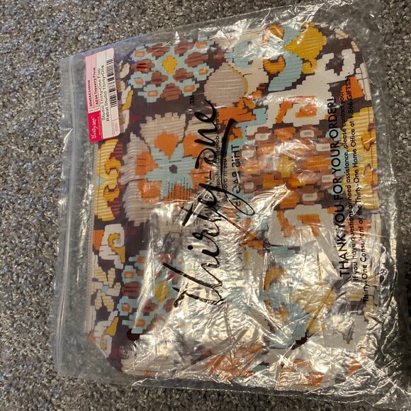 Studio Thirty - one, Tapestry Floral Flap. - Picture 2 of 3